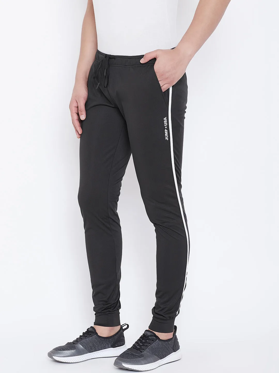 JUMP USA Men Black Solid Active Wear Joggers