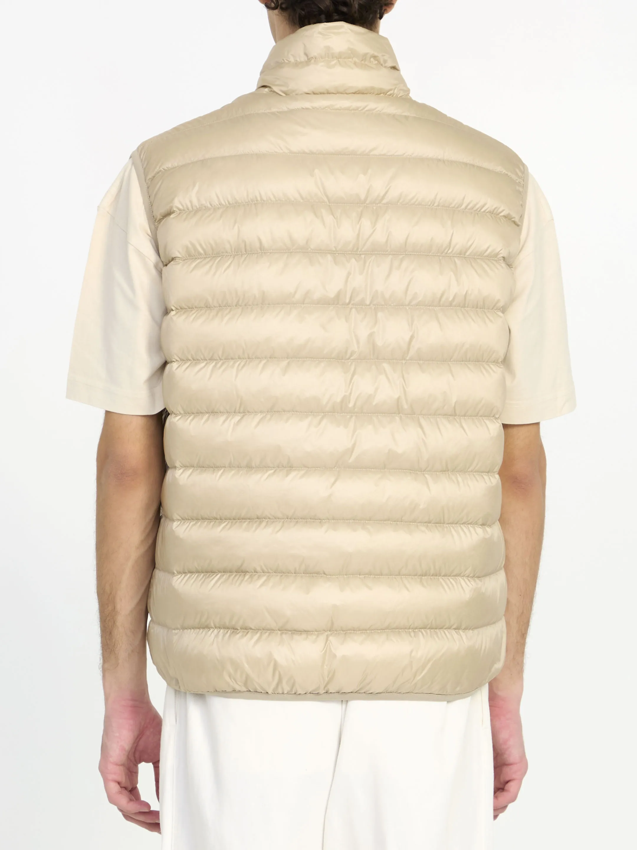 Padded vest with logo