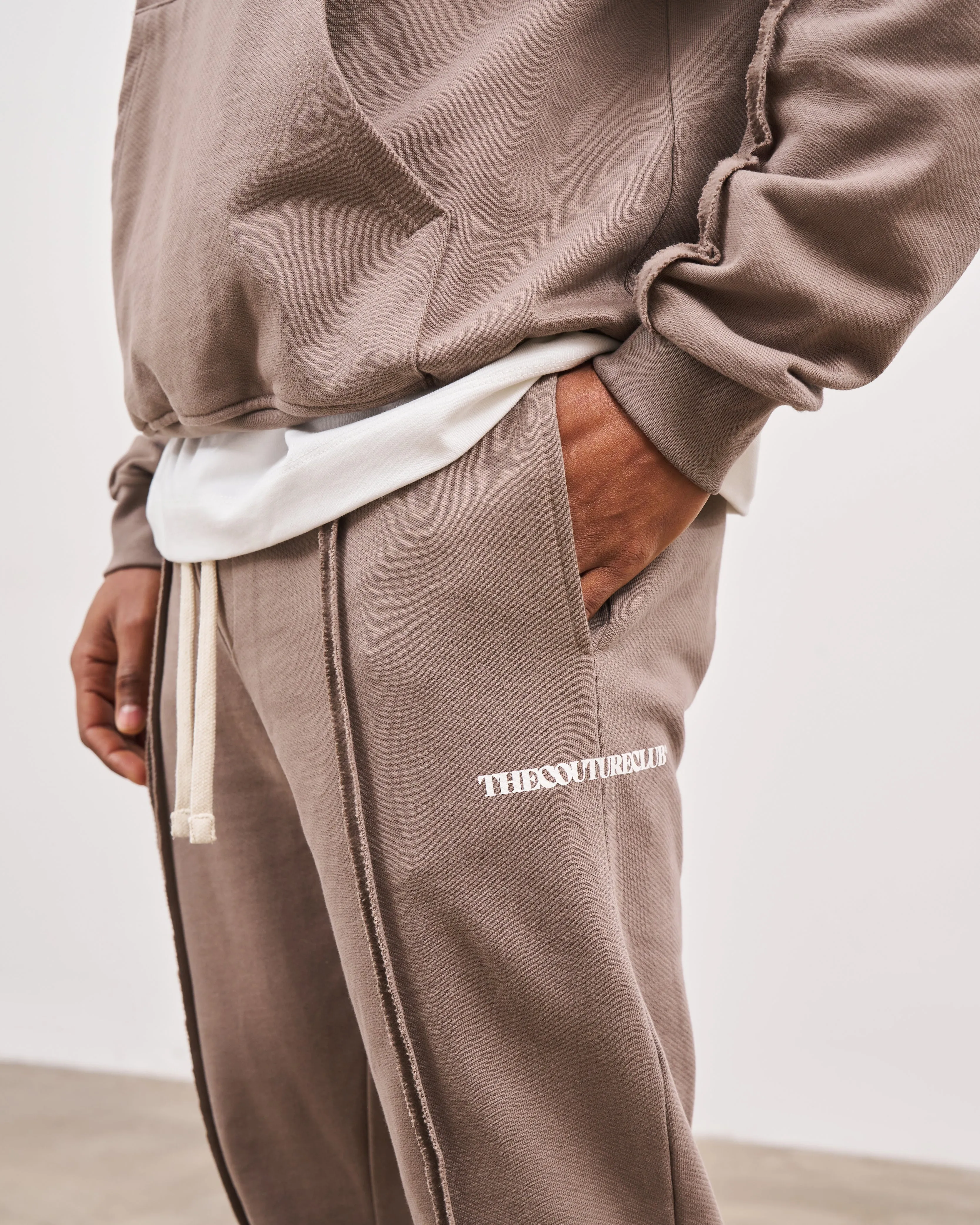 RAW SEAM STRAIGHT LEG JOGGERS - COFFEE