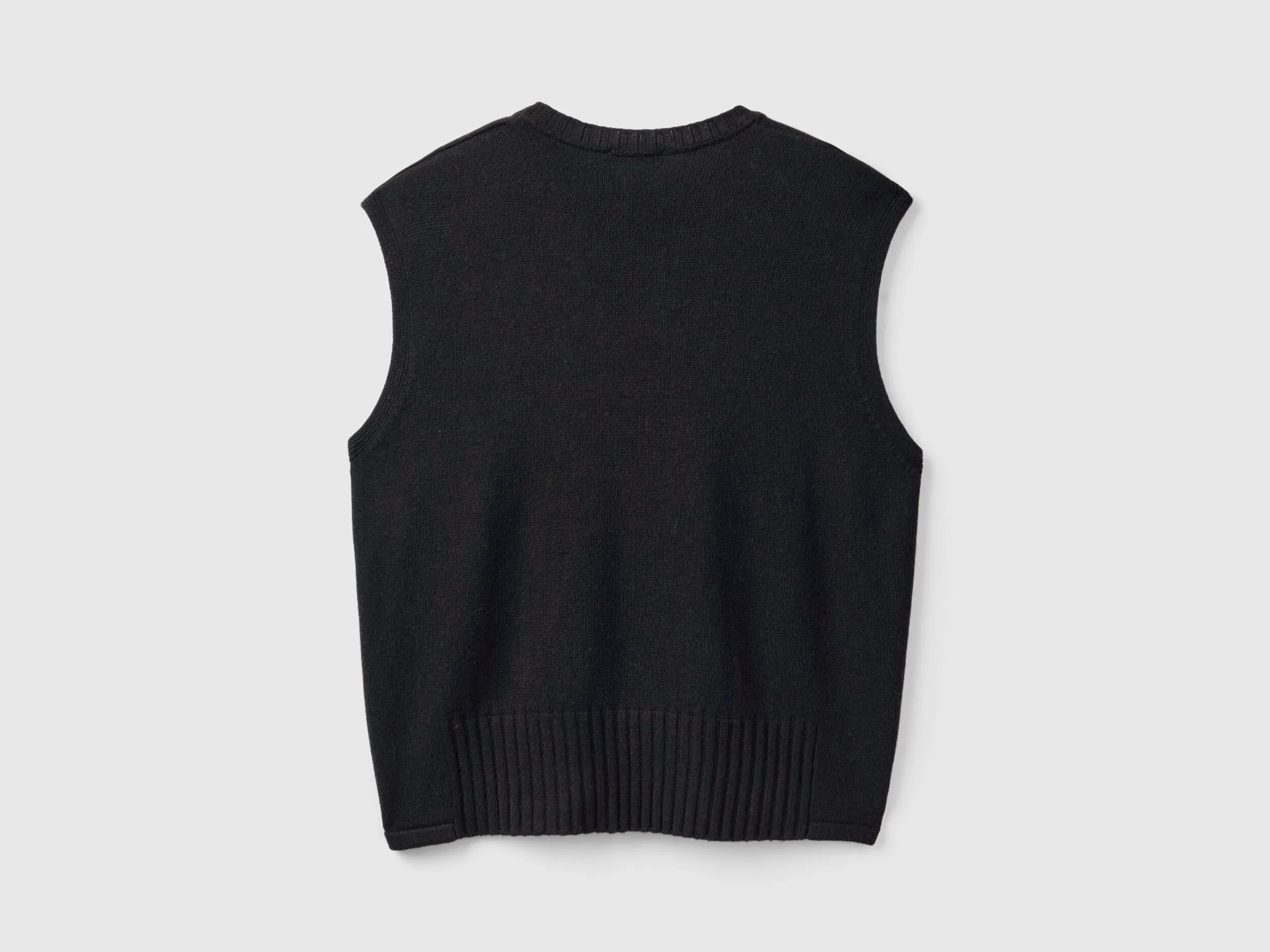 Vest in wool and viscose blend - Black | Benetton