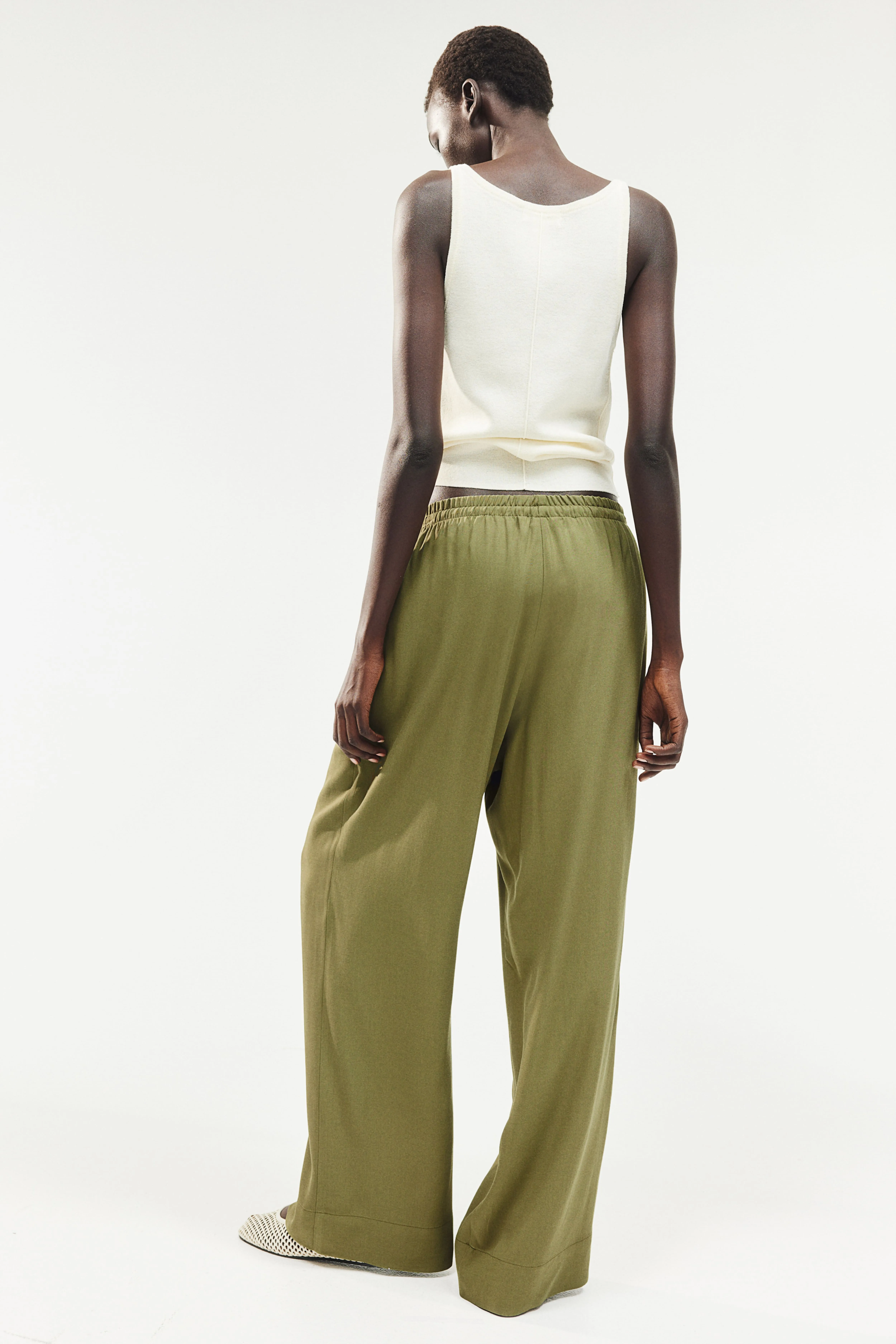 Viscose drawstring trousers - High waist - Long - Dark khaki green - Ladies | H&M GB